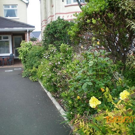 Aaranmore Lodge Guest House Portrush Exteriör bild