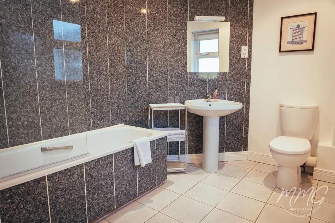 Aaranmore Lodge Guest House Portrush Exteriör bild
