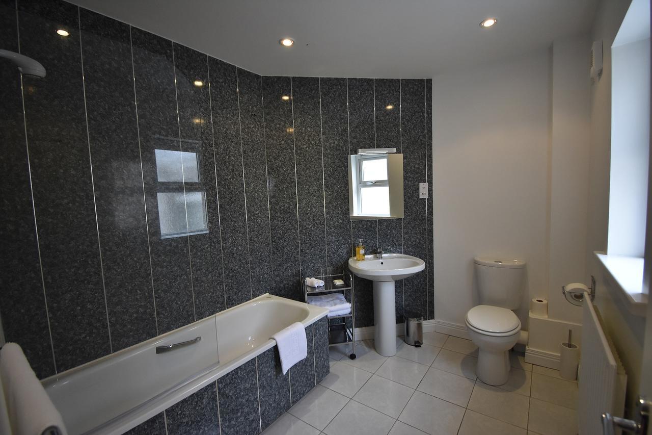 Aaranmore Lodge Guest House Portrush Exteriör bild